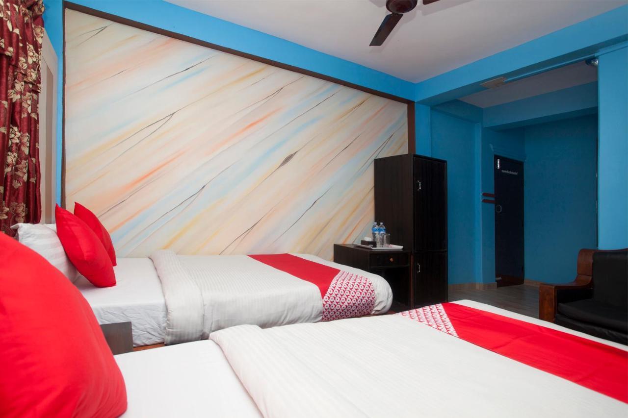 פוקהרה Hotel Middle Point Pvt Ltd מראה חיצוני תמונה